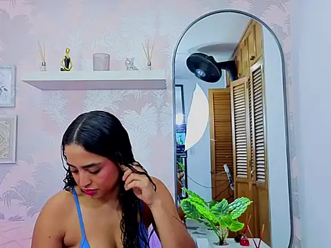 Emma Thompssonn online show from 02/02/26, 12:04