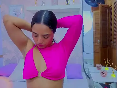 Emma Thompssonn online show from 03/02/26, 12:01