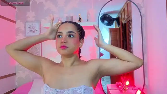 Emma Thompssonn online show from 04/18/26, 11:47