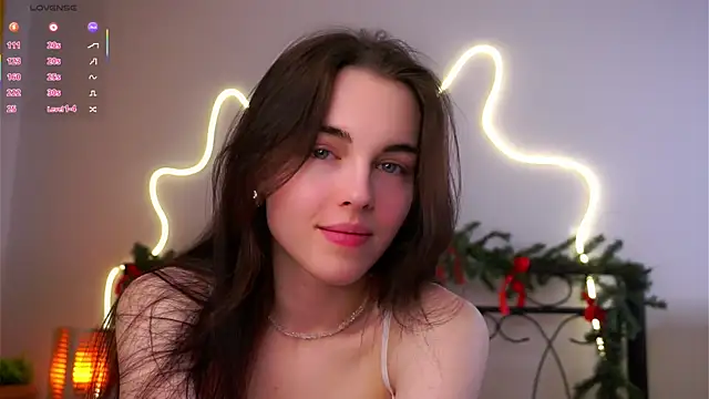 Snapshot of MirnaTellado chatting on 02/15/26, 06:15 MirnaTellado online show from 02/15/26, 06:15