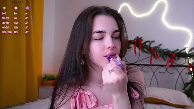 Snapshot of MirnaTellado chatting on 02/21/26, 07:04 MirnaTellado online show from 02/21/26, 07:04