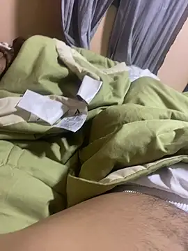 Snapshot of reipromiscuo01 chatting on 01/19/26, 04:16 reipromiscuo01 online show from 01/19/26, 04:16