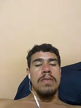 Snapshot of reipromiscuo01 chatting on 02/19/26, 01:34 reipromiscuo01 online show from 02/19/26, 01:34