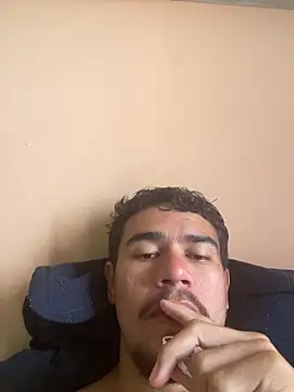 Snapshot of reipromiscuo01 chatting on 02/20/26, 04:51 reipromiscuo01 online show from 02/20/26, 04:51