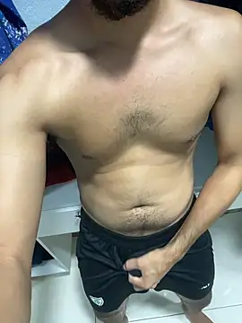 Snapshot of reipromiscuo01 chatting on 02/28/26, 02:01 reipromiscuo01 online show from 02/28/26, 02:01