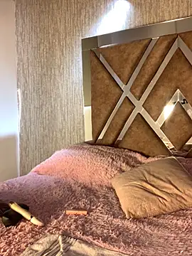 Snapshot of TianaRios_Pink chatting on 02/01/26, 04:05 TianaRios Pink online show from 02/01/26, 04:05