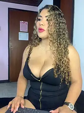 Snapshot of TianaRios_Pink chatting on 03/02/26, 03:52 TianaRios Pink online show from 03/02/26, 03:52