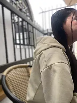 AuroraJohns Pink online show from 02/01/26, 05:33