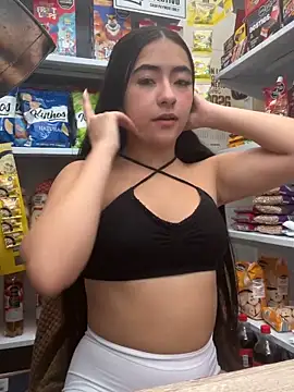 AuroraJohns Pink online show from 02/18/26, 08:27