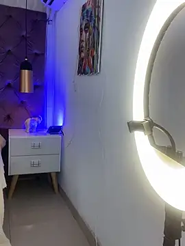 Auri   online show from 02/10/26, 07:40