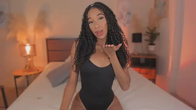 Snapshot of KaryMooon chatting on 02/18/26, 09:00 KaryMooon online show from 02/18/26, 09:00