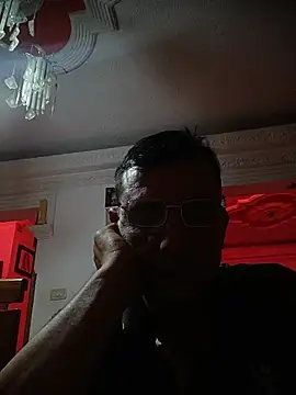 Snapshot of Juanstevan2724 chatting on 02/22/26, 03:29 Juanstevan2724 online show from 02/22/26, 03:29