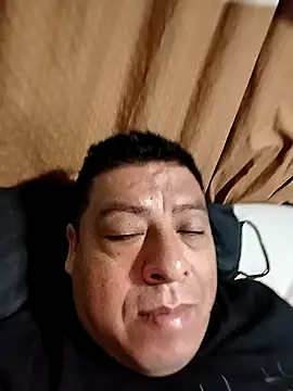 Snapshot of Bigmonstrr chatting on 01/16/26, 05:44 Bigmonstrr online show from 01/16/26, 05:44