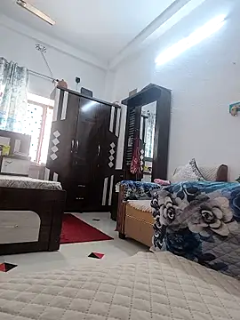 Hot-Tinaa online show from 04/06/26, 07:31