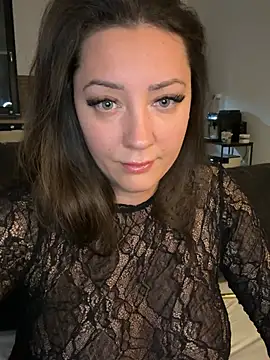 Snapshot of 21tweetypie21 chatting on 02/13/26, 11:01 21tweetypie21 online show from 02/13/26, 11:01