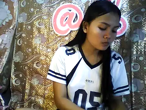 PinaySkinnyJust18 online show from 02/18/26, 09:16