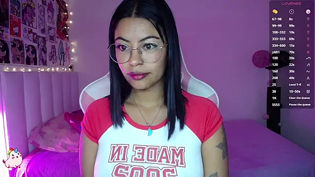 Danna Soffia online show from 05/06/26, 01:14