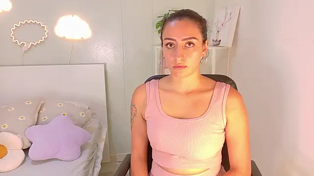 Snapshot of AmmyRouse__ chatting on 02/22/26, 11:53 AmmyRouse online show from 02/22/26, 11:53