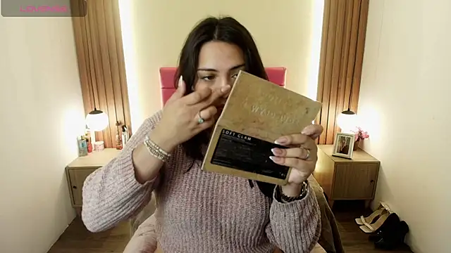 IvonneRoss  online show from 04/13/26, 11:59