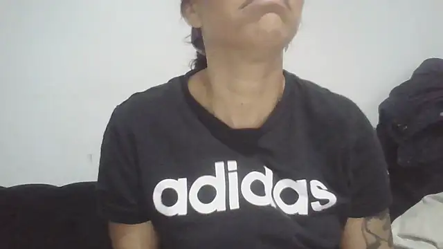 Snapshot of Dolcezzastella chatting on 02/19/26, 07:37 Dolcezzastella online show from 02/19/26, 07:37