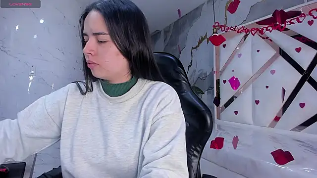 Qetsyah tf online show from 02/16/26, 12:56