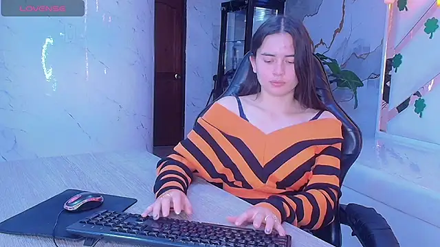 Qetsyah tf online show from 03/24/26, 01:49