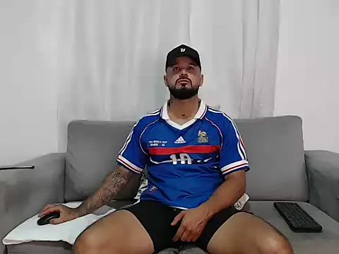 Snapshot of Handsomen69 chatting on 02/15/26, 01:35 Handsomen69 online show from 02/15/26, 01:35