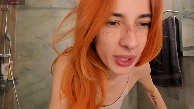 Snapshot of KikkoLee chatting on 05/11/26, 10:43 KikkoLee online show from 05/11/26, 10:43