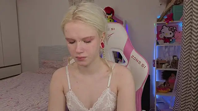 Mia WaterFall online show from 03/29/26, 03:28