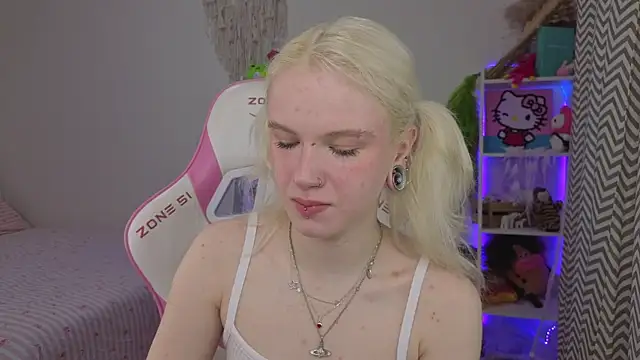 Mia WaterFall online show from 04/14/26, 03:23