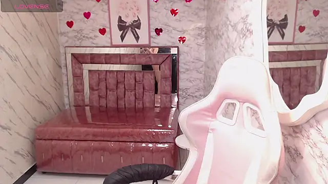 Snapshot of Melisa_v chatting on 02/18/26, 08:05 Melisa v online show from 02/18/26, 08:05