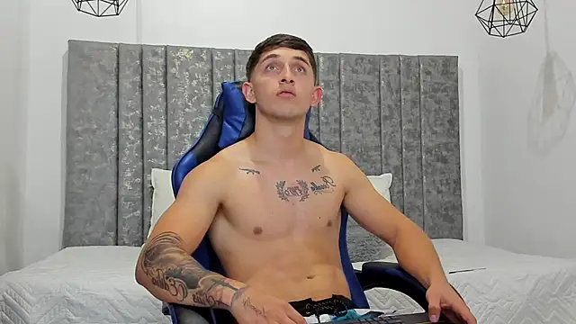 Calvin Hunter online show from 02/08/26, 04:16