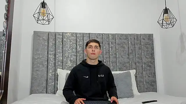 Calvin Hunter online show from 02/11/26, 03:55