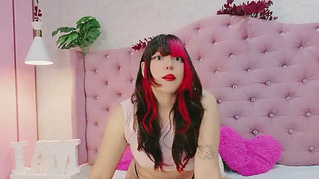 Snapshot of EllieNeptune_ chatting on 02/01/26, 08:07 EllieNeptune online show from 02/01/26, 08:07