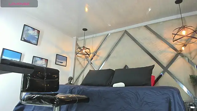 Snapshot of Dusan_Grey77 chatting on 02/04/26, 04:07 Dusan Grey77 online show from 02/04/26, 04:07