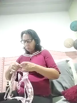 Snapshot of RosseLaure chatting on 02/04/26, 02:28 RosseLaure online show from 02/04/26, 02:28