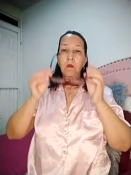 Snapshot of RosseLaure chatting on 06/24/26, 05:50 RosseLaure online show from 06/24/26, 05:50