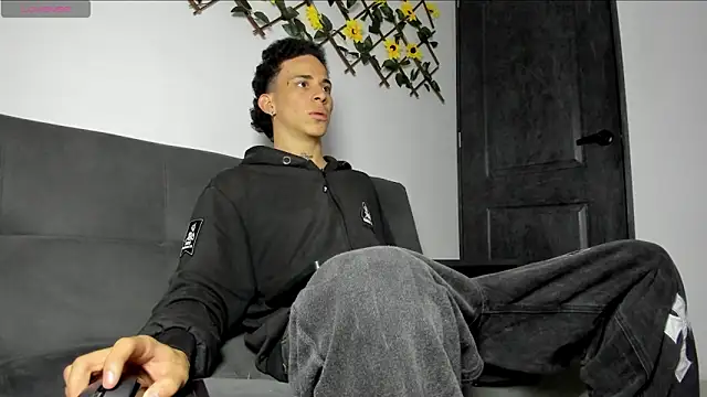 Maxxx bigcockx online show from 04/15/26, 01:34