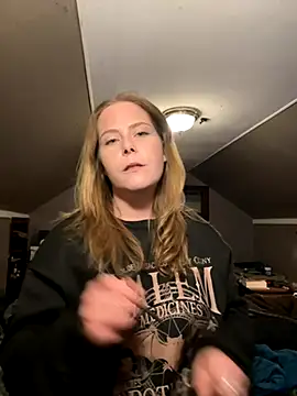 Snapshot of HazelFr33bird chatting on 10/13/25, 02:17 HazelFr33bird online show from 10/13/25, 02:17