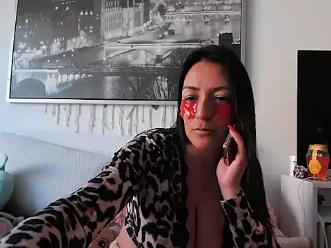 Snapshot of Yulian_Milf chatting on 02/04/26, 04:24 Yulian Milf online show from 02/04/26, 04:24