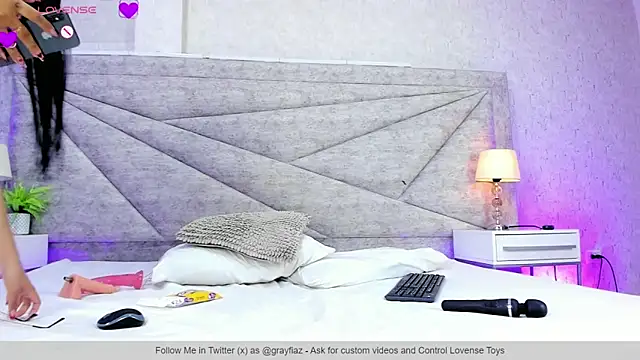 Snapshot of RousSweet- chatting on 02/13/26, 09:11 RousSweet- online show from 02/13/26, 09:11