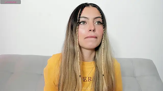 Fernanda aaaa online show from 05/13/26, 03:20