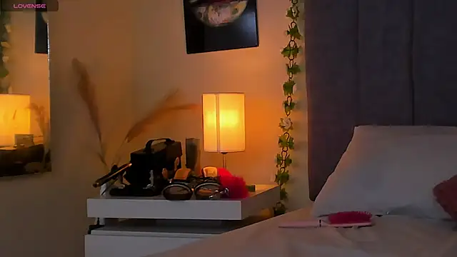 PAMELA BRANZ online show from 03/30/26, 11:55