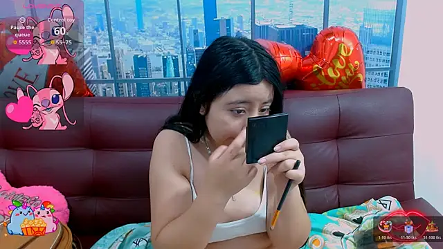 Snapshot of angelhotlatina18 chatting on 02/17/26, 11:40 angelhotlatina18 online show from 02/17/26, 11:40