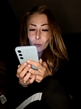 dewimp1 online show from 03/26/26, 08:36