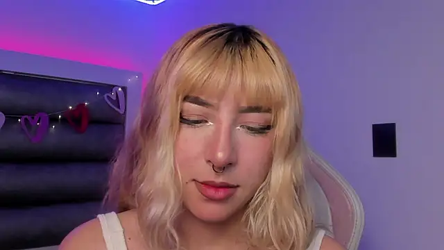 Snapshot of adhalee_js chatting on 02/18/26, 08:27 adhalee js online show from 02/18/26, 08:27