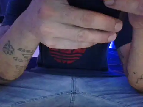 Snapshot of MRdxxx444 chatting on 04/26/26, 01:47 MRdxxx444 online show from 04/26/26, 01:47