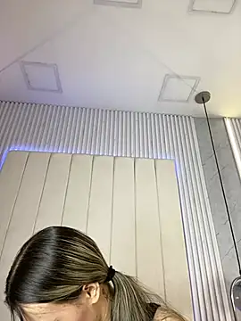 JuliaColemann online show from 02/08/26, 12:08