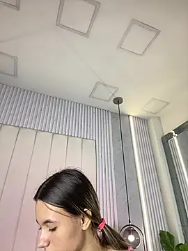 JuliaColemann online show from 05/12/26, 12:02