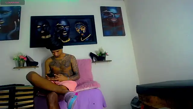 Tatoo Noah online show from 04/09/26, 01:05